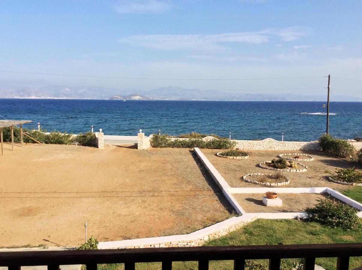 Arokaria Seaside Hotel Амбелас Екстериор снимка